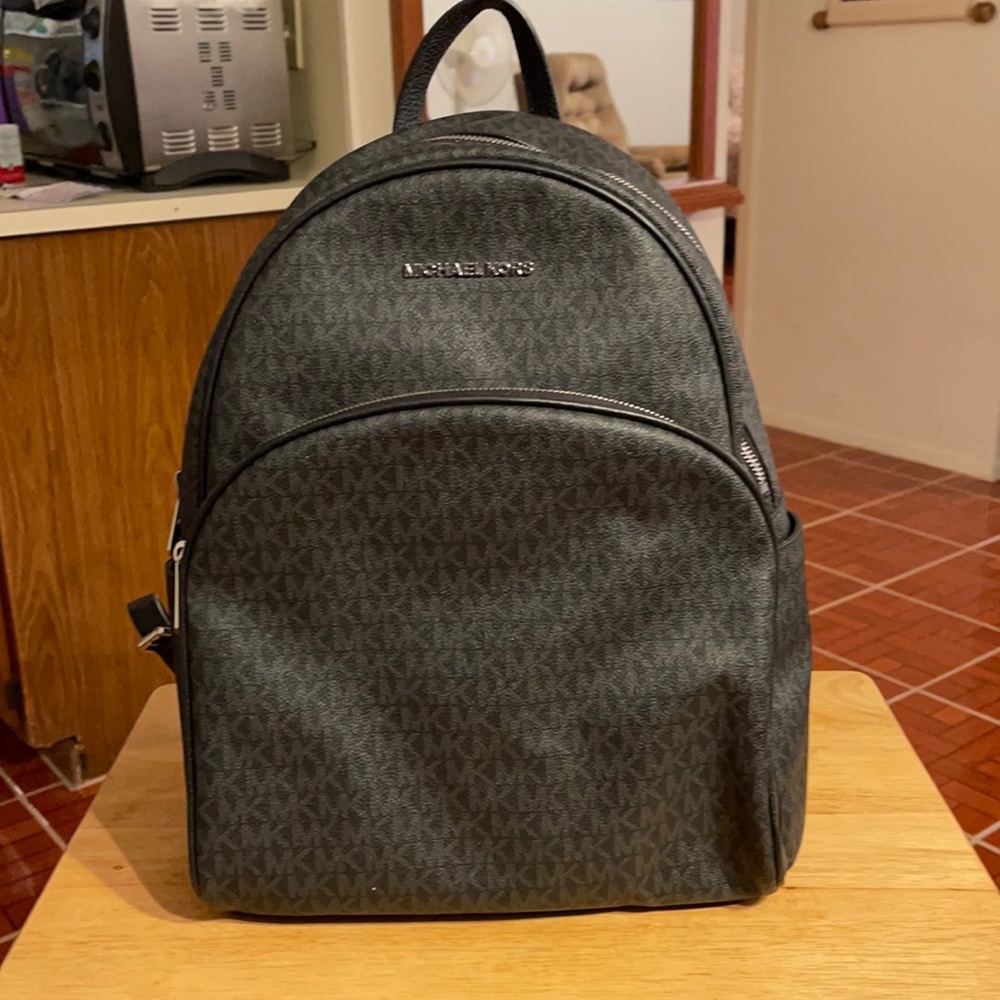 Michael Kors Abbey